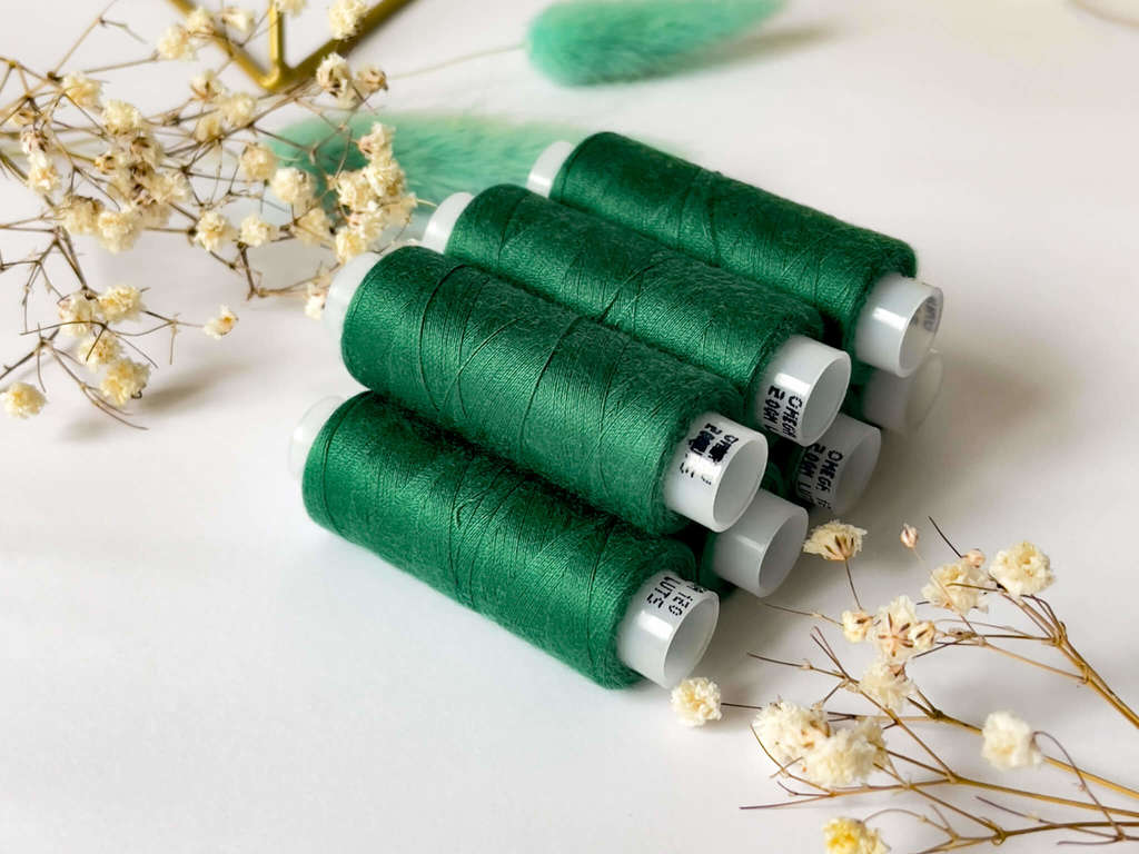 Нитки швейные для трикотажа, Omega 247, зеленый, №120  200м, 634Н
